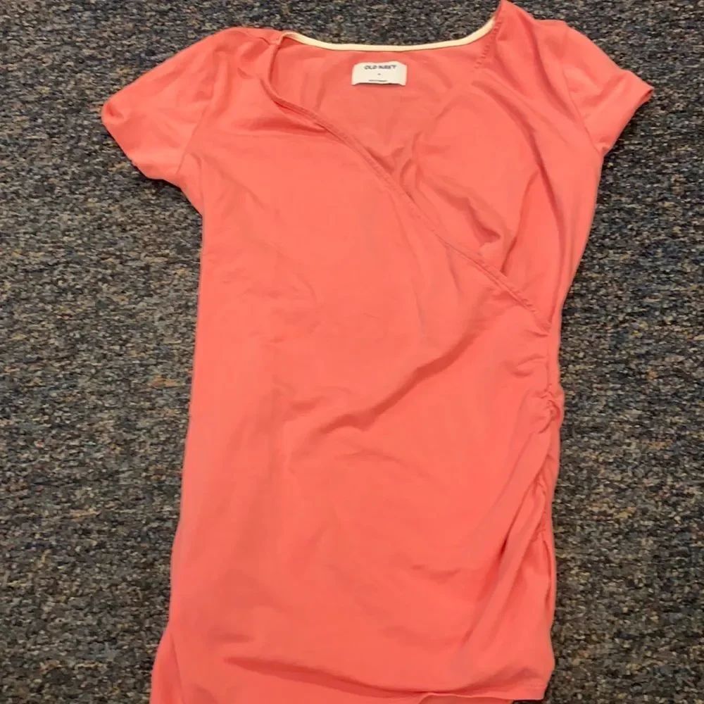 Old Navy Pink Wrap Top sz. M